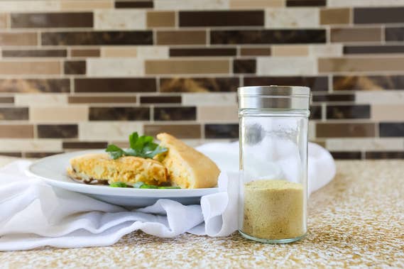 Fox Run Glass Spice Jar, 4 Ounce Seasoning Shaker