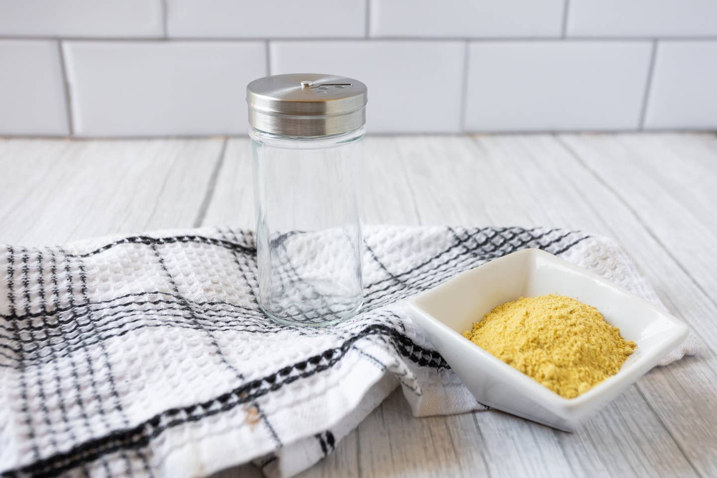 Fox Run Glass Spice Jar, 4 Ounce Seasoning Shaker